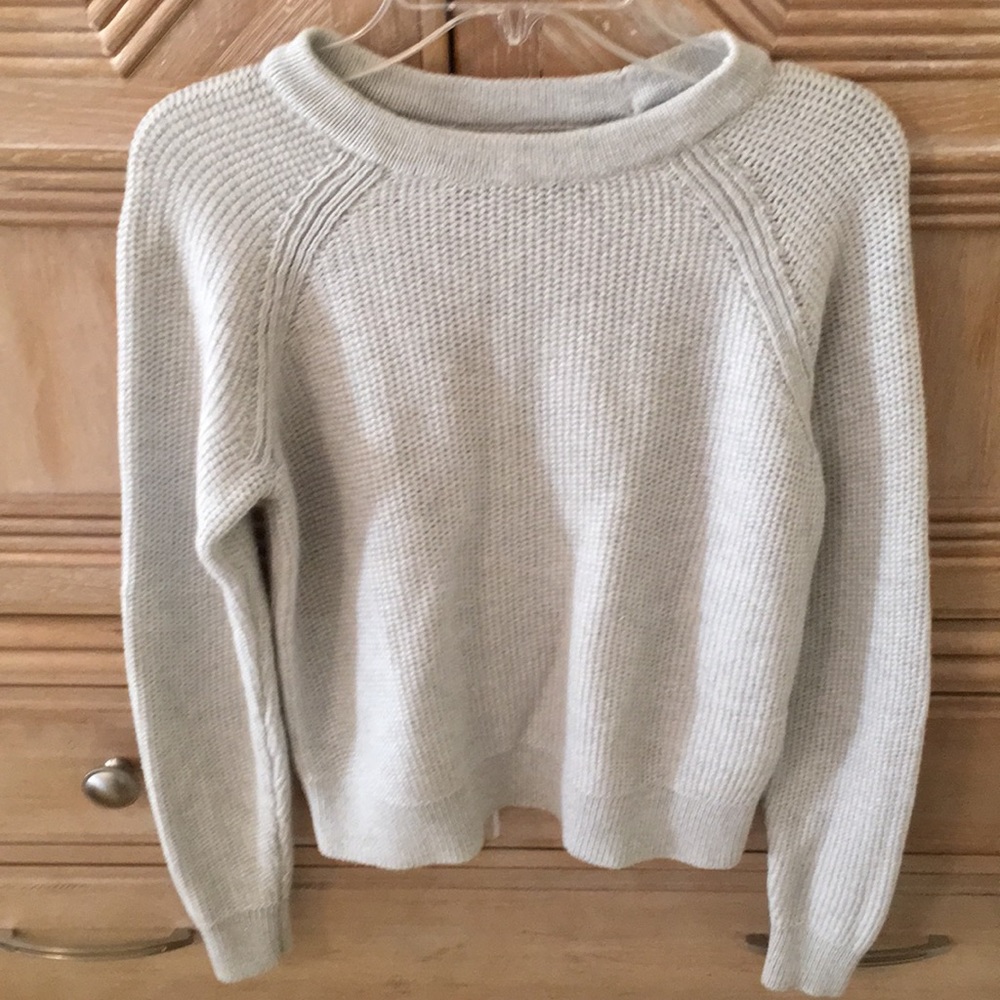 Super darling banana republic sweater 💕